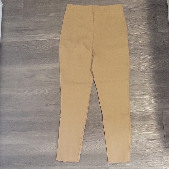Elegant Tan High-Waisted Pants - Picture 4 of 4